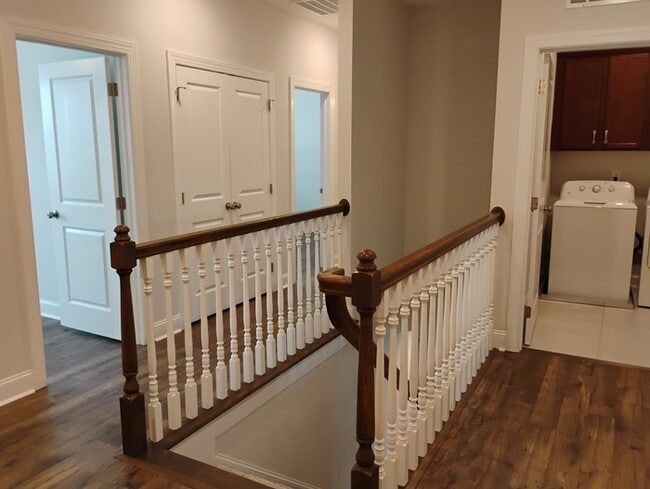 Building Photo - 446 Shale Creek Dr