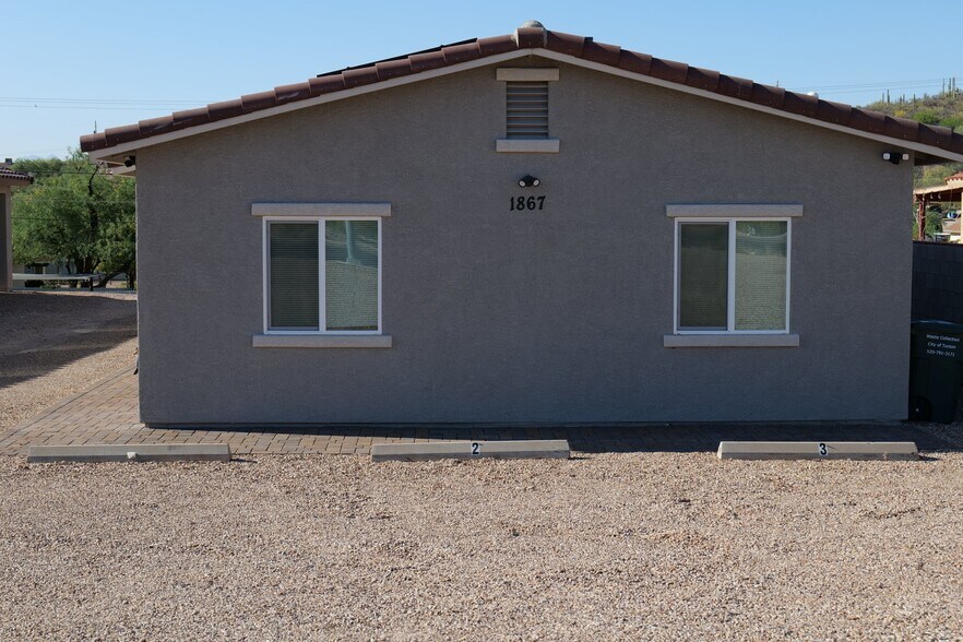 Building Photo - 1867 W Ajo Wy