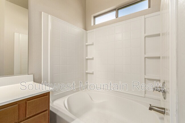 Building Photo - 1098 W Oak Tree Ln
