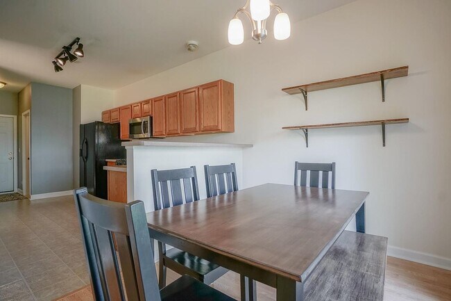 Building Photo - 553 Telluride Dr