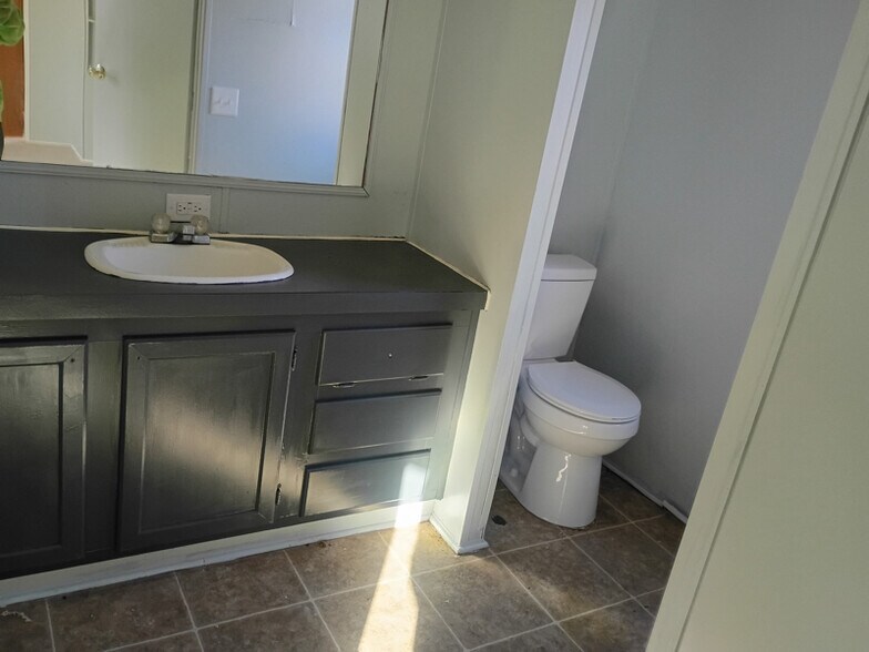 Building Photo - 184 Ramsey Blvd SE