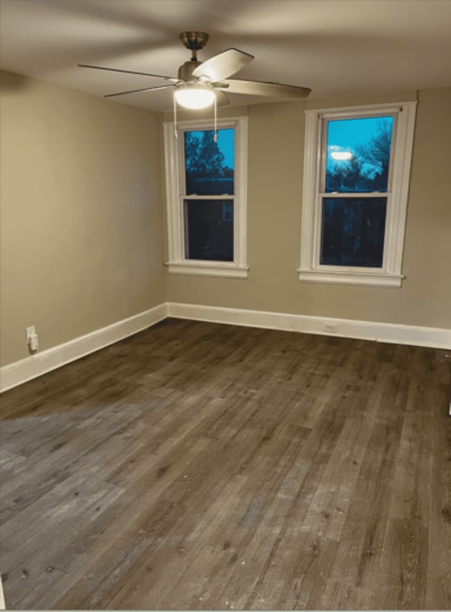 Building Photo - Bright Hill East 1BR — Washer/Dryer, Metro Access & Move-In Ready Comfort!