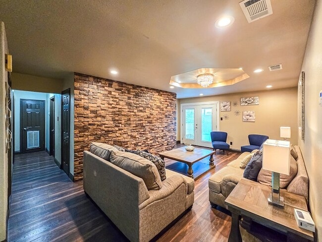 Building Photo - 2296 Maria Del Refugio Dr