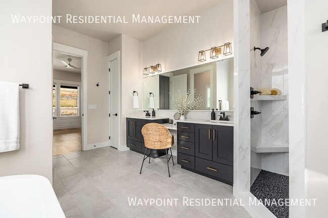 Building Photo - 3570 E Interstellar Ct