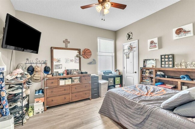 Building Photo - 9957 Oak Quarry Dr