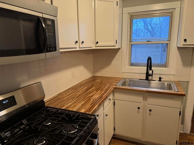 Building Photo - 4218 Pinkney St