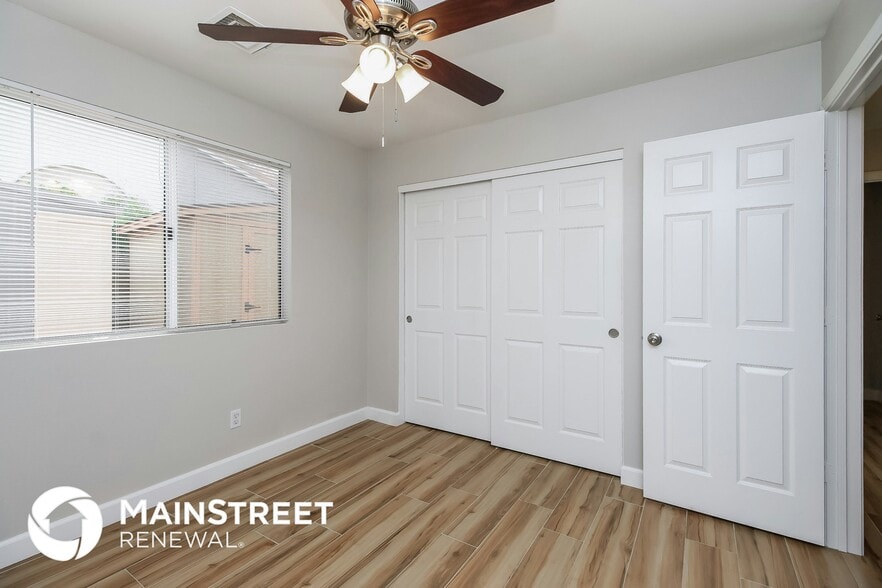 Building Photo - 1668 E Golden Ln