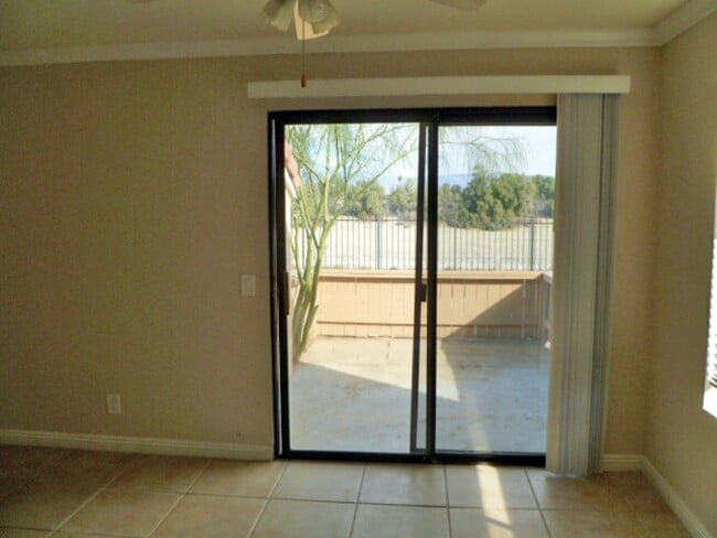 Building Photo - Palm Lake Villas Condo #130