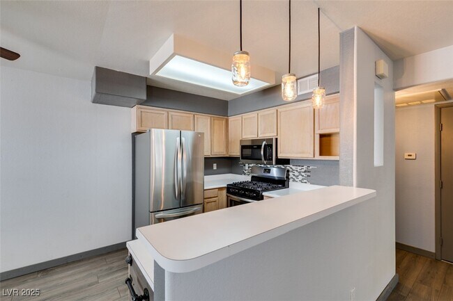 Building Photo - 3168 Tarpon Dr