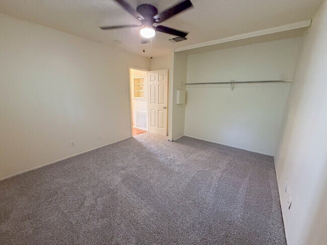 Building Photo - 4047 Indian Sunrise