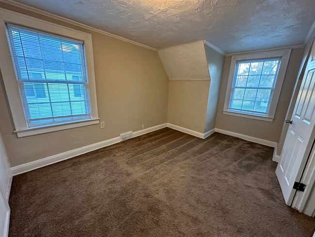 Building Photo - 2509 Erskine Blvd