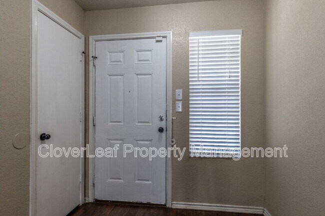 Building Photo - 7839 Horse Hollow