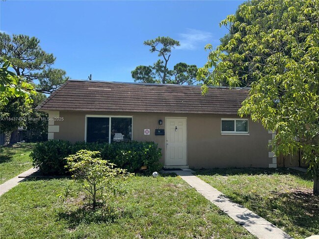 Primary Photo - 1200 NW 3rd Ave
