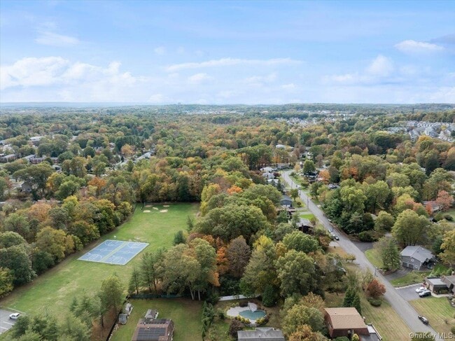 Building Photo - 107 Tennyson Dr