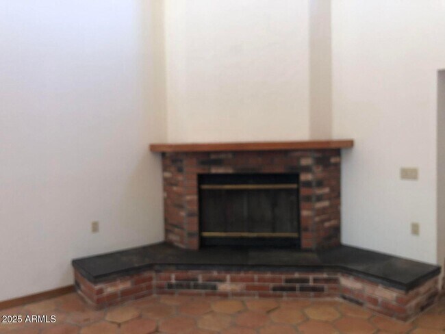 Building Photo - 6445 E Wildcat Dr