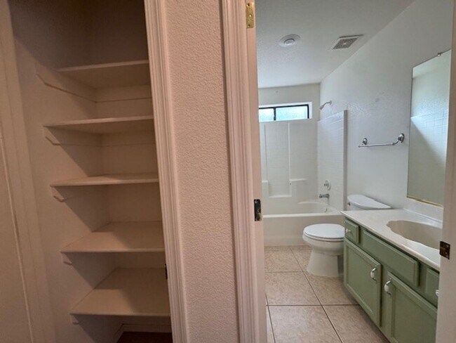 Building Photo - 3BR with SOLAR-NO Electric Bills! RV Gate & Parking, Bullhead Parkway