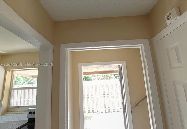 Building Photo - 1029 C 1029-1031 C