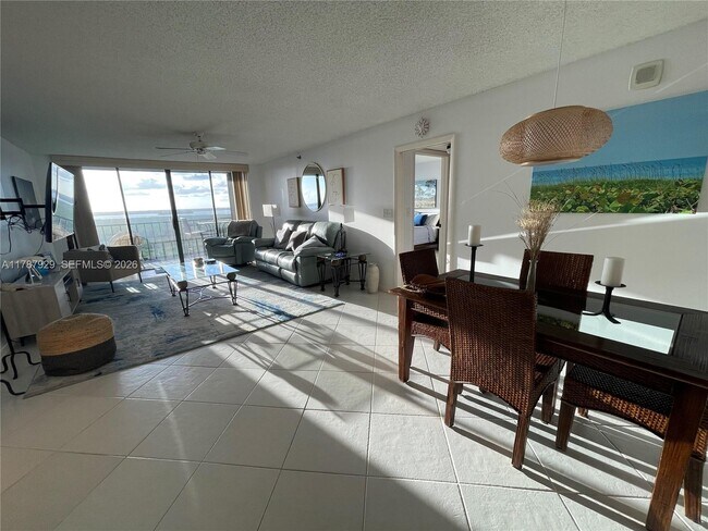 Building Photo - 5047 N Hwy A1A