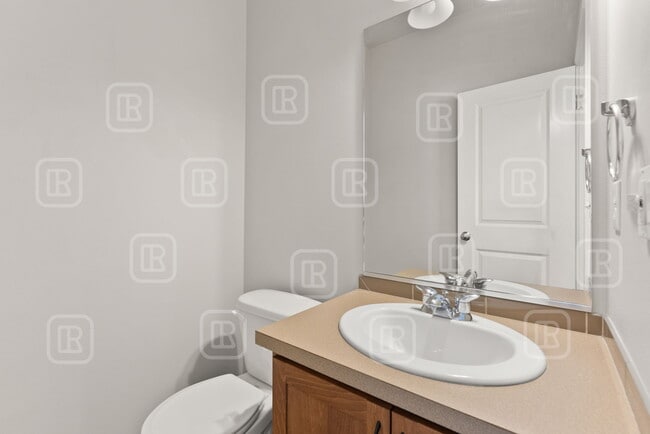 Building Photo - 1840 N Willamette Rd