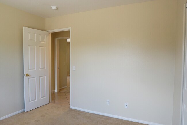 Building Photo - 52205 Avenida Velasco