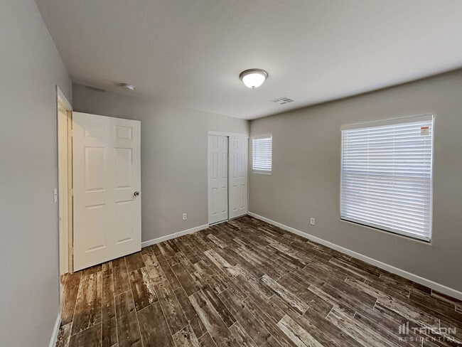 Building Photo - 8758 First Lady Ave
