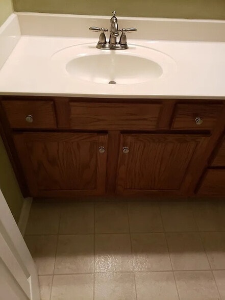 Building Photo - Room in Townhome on McGoogan Ln