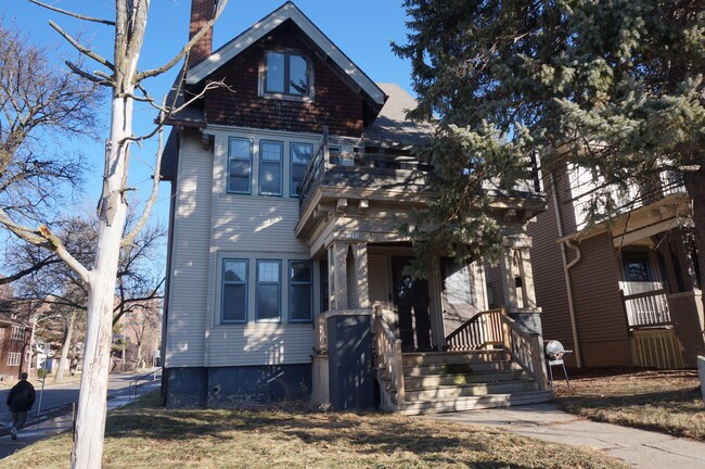 Building Photo - 3284 N Oakland Ave