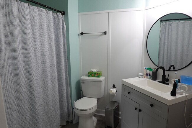 Building Photo - Stone Bridge