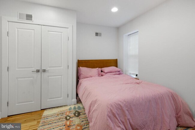 Building Photo - 2322 Wilder St