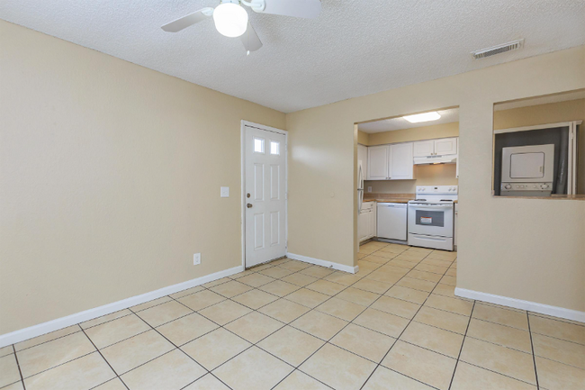 Building Photo - 5901 S Dale Mabry Hwy