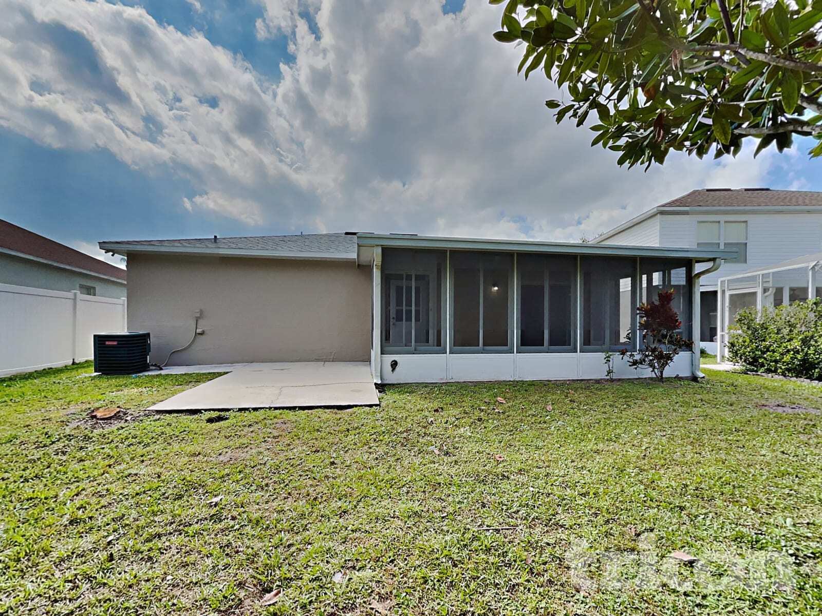 Building Photo - 10845 Laxton St