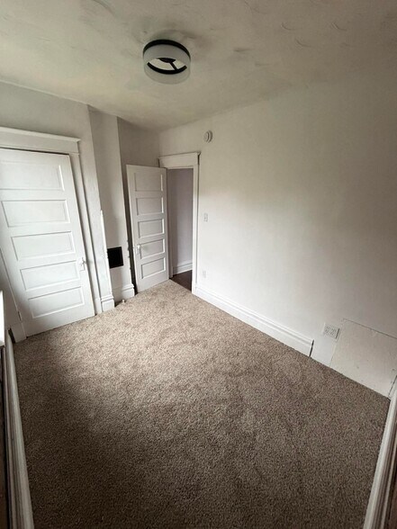 Building Photo - 3339 Webster Ave