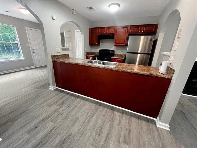 Building Photo - 6640 Saganaw Dr