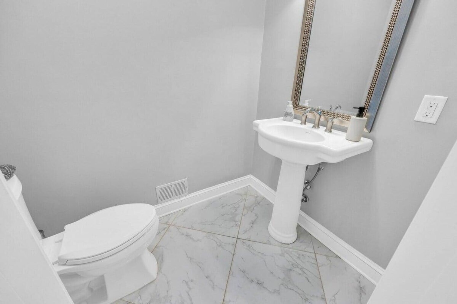 Building Photo - 115 Wexford Pl