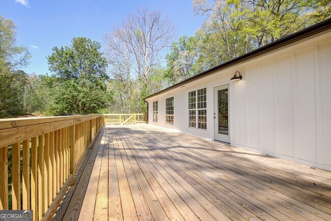 Building Photo - 140 Mary Freeman Rd
