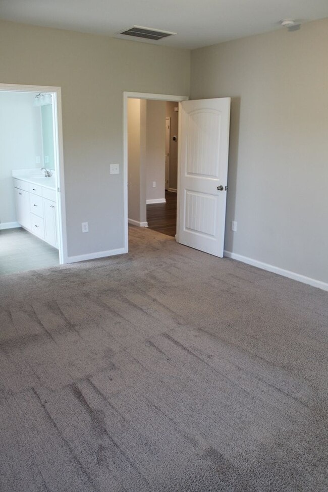 Building Photo - 321 Settlers Pointe Dr