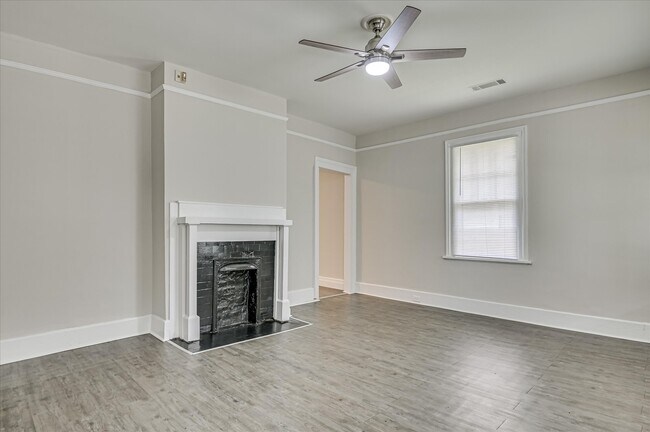 Building Photo - 106 Ellis St