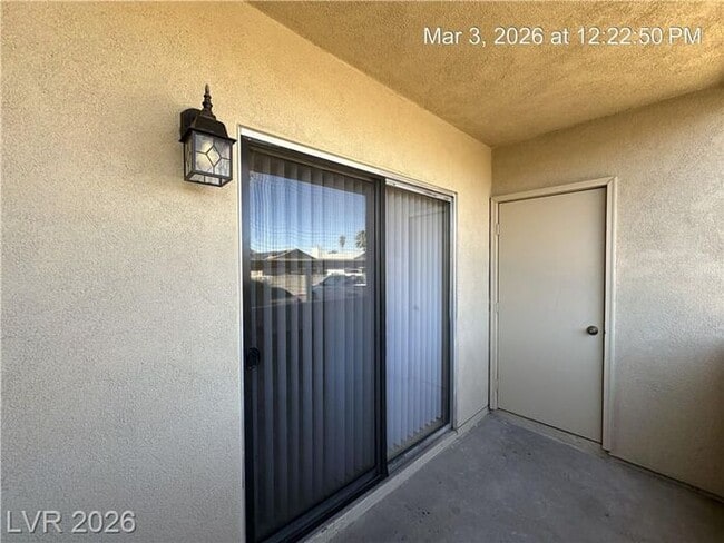 Building Photo - Adorable condo with great usage of space