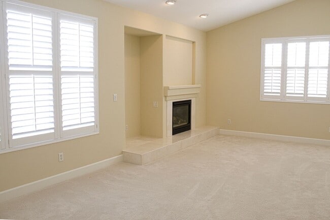 Building Photo - 55+ gated community of Miners Village in Double Diamond.