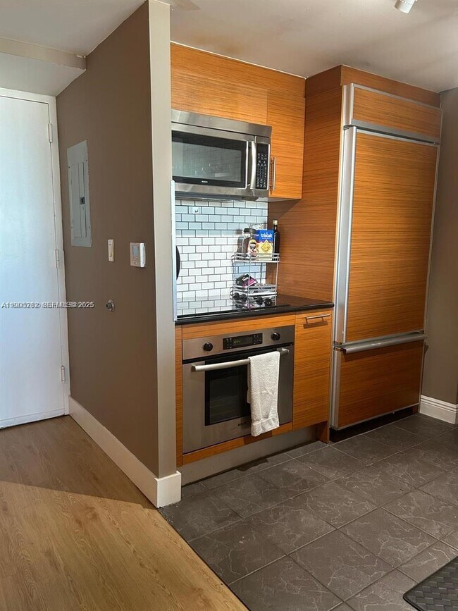 Building Photo - 50 Biscayne Blvd