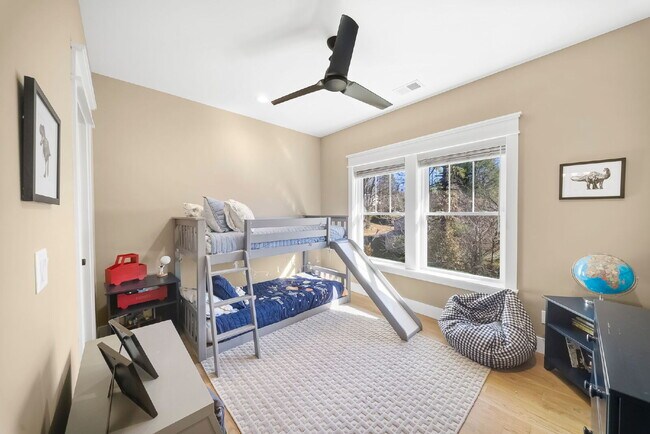Building Photo - Fully Furnished | Asheville Area | 3–12 Month Leases Available
