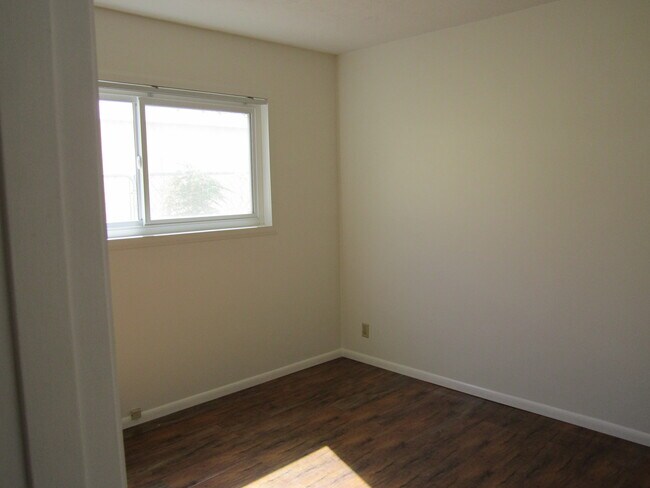 Building Photo - 2105 Gates Ave