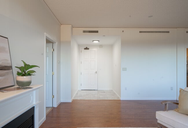 Building Photo - 1 Towers Park Ln