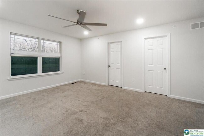 Building Photo - 164 Maureen Ln