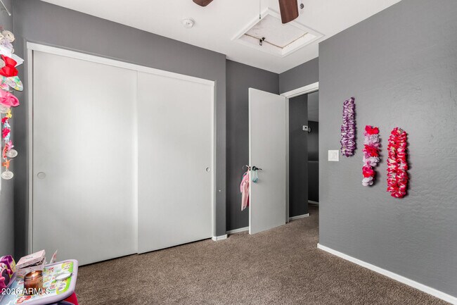 Building Photo - 12106 N 128th Ave