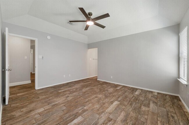 Building Photo - 7501 Whistlestop Dr