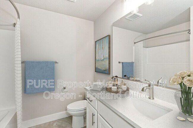 Building Photo - 582 NE Alderwood Dr