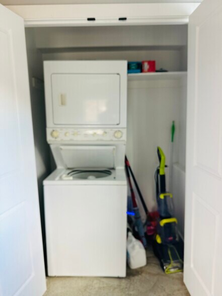 Building Photo - 583 N 400 E