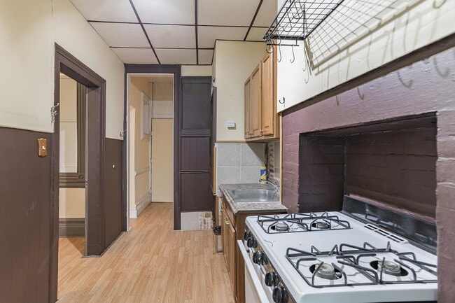 Building Photo - 546 Palisade Ave