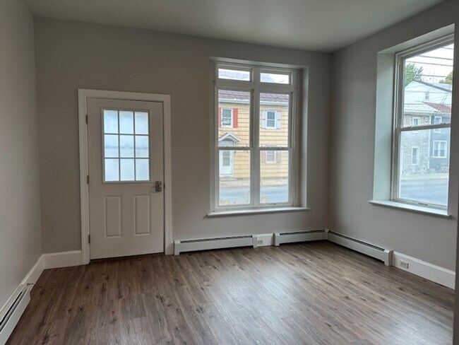 Building Photo - 136-138 W Main Ave-136